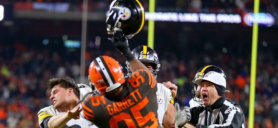 What Helmet Does Myles Garrett Wear?